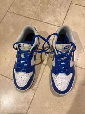 Nike Kids Low-Top Sneakers in Royal Blue and White